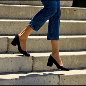 Margaux The Heel black suede size US 8.5 EU 38.5
M block heel, made in Spain